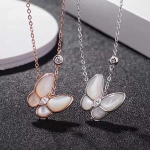 Designer High quality Meilong Van Four Leaf Grass Necklace Fashion Versatile Butterfly White Fritillaria Collar Chain