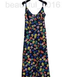 Grundläggande casual klänningar designer franska fantastiska blommiga pinnar 2024ss vår/sommar ny liten doft smal fit mode trend camisole kjol nziy