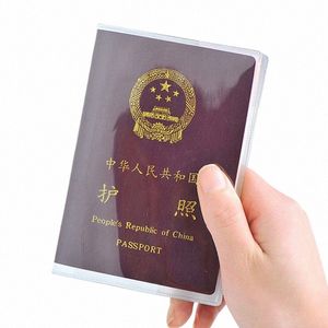 여성과 남성을위한 투명한 플라스틱 여권 커버 방수 커버 여권 플라스틱 여권 슬리브 패스 홀더 D1H2#