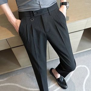 Ternos masculinos de estilo britânico calças cortadas para a primavera/verão 2024 Slim Fit Light Luxury Luxual Casual Small Suit