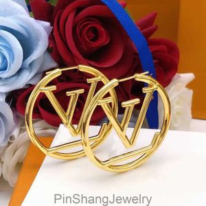 2023 V Earrings 18K Gold 5 Cm Large HOOP Earrings Fashion Exquisite Designer Earrings for Women Classic Jewelry with Original Box