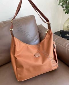 Tasarımcı Ucuz Mağaza% 90 Kapalı Toptan Yüksek Kaliteli Çantalar Lüks Mesaj Omuz Hobo Tote Çanta Naylon Faye Büyük Kapasite Aynı Crossbody 30hm