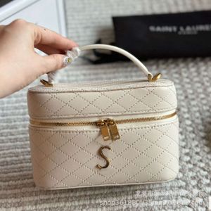 Kvällspåsar vår/sommar ny hög skönhet lingge kvinnors väska stor kapacitet box makeup handhållen en axel crossbody