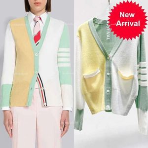 TB 카디건 핑크 흰색과 녹색 개인화 니트 겉옷 24 이른 봄 새로운 긴 슬리브 컬러 차단 패치 워크 스웨터 재킷