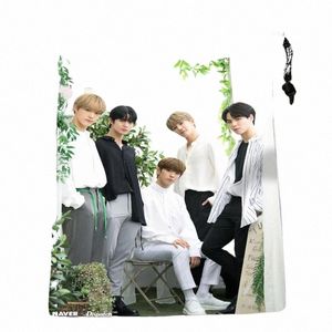 Heiße KPOP CIX Draw -Knordbeutel Helles Farbgeschenk -Geschenkbeutel Reisebeutel Kleidung 18x22cm Satin Stoff 0622 67HF#