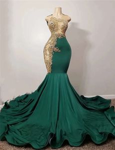 Emerald Green Mermaid Luxury African Prom Dress for Black Girl Gold Applique Diamond Crystal Gillter kjol Evening Formal Gown