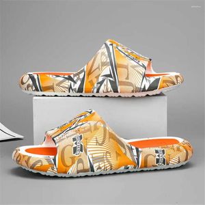 Sandali 40-44 Flip Flip Flop Uomini Stivali maschi Stivali Luxuria 2024 Sneaker Sport Sports Vintage Low Offer Offerta Gym Holiday Ternis