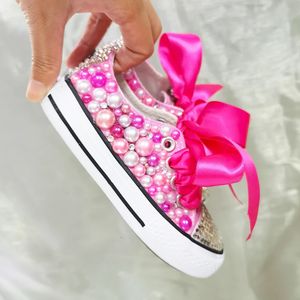 Low Top Pearls Schuhe Kinder Leinwandschuhe DIY für Mädchen Kommunion Gewohnte Schuhe Dollbling handgefertigt Bling Rainbow Perlen Sneakers 240409