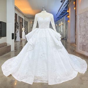 Hyr Lnyer Scalloped Neck Long Sleeve Pärlor Applices Lace Princess Ball Gown Wedding Dresses Real Office Photos Video Video