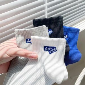 Herrensocken Weißer blauer Knöchel Sommer -Baumwollmänner unsichtbares Boot Keine Show atmungsaktiven Kurzbrief kostenlos niedrige Pantoffeln