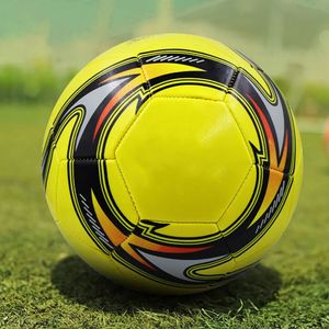 Professionelle Fußballbälle für Training und Spiele und lang anhaltende Eigenschaften Fun Football Robustness Teamwork PU Fußball 240416