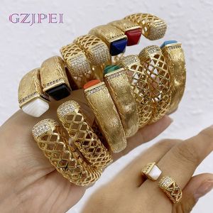 Dubai Manschette Armreif Goldfarbe Armband Ring für Frauen Luxus Zirkon Schmuck Braut Hochzeitsfeier Geschenk exquisites Accessoires 240402