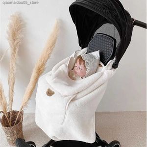 Stroller Parts Accessories Baby stroller windproof hood blanket keeps warm in autumn and winter. Babies come out of thick cloak bags and are carried by hangers Q240416