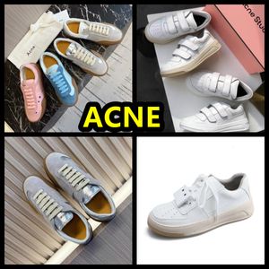 2024 Akne Designer Klettverschluss lächelnd Frauenstrand Reise weiß rosa blaue Schuhe flacher Bodenschuhe Dicke Sohle Leder Sport Casual Schuhe Gai Hochqualität