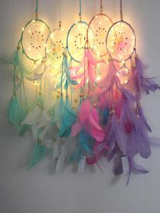 LED Light Dream Catcher hängande LED -lampa diy fjäderhantverk vind chime flicka sovrum romantisk hängande hem dekoration jul present9205326