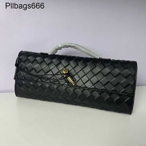 Andiamo Clutch Bag Bottegvenetasハンドバッグレディースバッグ2024新しいシープスキン織りハンドバッグ長方形のピンファッショナブルな小さな正方形FRJ