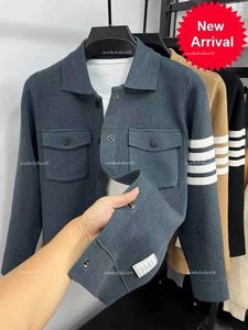 Mens Jackets High End Brand Classic Striped Cardigan Lapel Coat 2024 Autumn/Winter Korean Youth Fashion Pocket Casual Knit Jacket