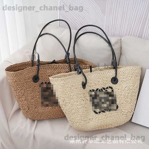 Shoulder Bags 2024 New Large Capacity Tote Bag Seaside Vacation Leisure Style Shoulder Bag Khaki Rojia Grass Woven Bag T240416