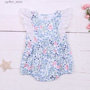 Rompers 2023 New Born Bubble Romper Babi Girls Clothes Bluey Floral Bodysuit Strips Wounde Sleeve قطعة واحدة