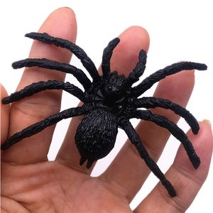 Simulazione di plastica di ragno nero grande ragno di Halloween pazzo giocattolo da giorno 8 * 6 * 1,1 cm Trick ragno finto giocattolo all'ingrosso