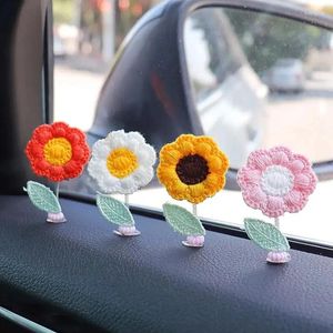 Dekorative Blumen süße hausgemachte Häkelauto -Innenausstattung Lustige zitternde Kopfblume Schmuck Mini Dashboard Dekor Tanzen