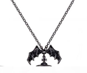 Kraliçe Anne Demon Evil Titanyum Siyah Kanatlar Elmas Satürn Kolye Süper Serin Punk Bat2662292