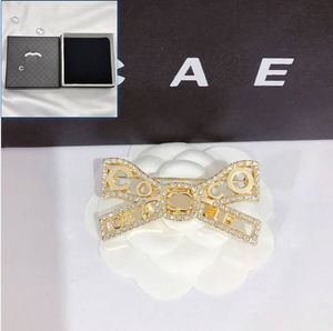 Broche de prata banhado a ouro de luxo, designers New Butterfly Style Boutique Butique Broche de Broche de Jóias de Alta qualidade Caixa de broche especialmente projetada para mulheres