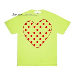 2024 Fashion Mens Play Thirt Garcons Designer Shirts Red Commes Heart Casual Womens Des Badge Graphic Tee Heart Behind Letter on Chest CDG Short Shleeve HS 119