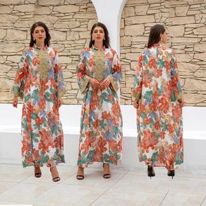 Etniska kläder Arabian Dubai 2024 Klänning gränsöverskridande utrikeshandel Mellanöstern kvinnors muslimska mantel