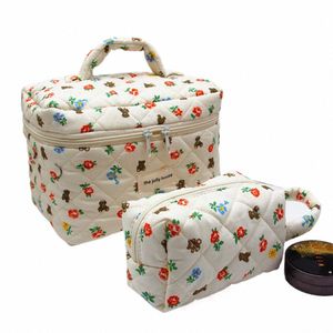 Cott Eesthetic Makeup Pouch Quilted Floral Badrum WBAG KAWAII Toalettartiklar Arrangör Stora kapacitetsgåvor för kvinnor Girls Y91N#