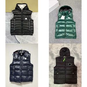 Style Multi Winter Mens Down Vest Fashion Designer Gilet NFC Badge Wholesale Retail Men Puffer Jacket Gratis Transport Gilets Storlek 1--5 S