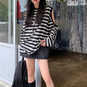 Women's T Shirts Careful Machine Off Shoulder Stripe Long Sleeve T-shirt 2024 Autumn Mid Length Loose Round Neck Pullover Hollow Out Top