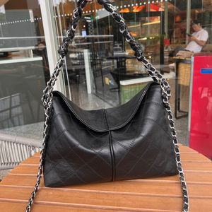 Branda famosa Mulheres Bolsa de Tote 8838 Bag de Designer Real Leather Messenger Messenger Crossbody Flap Classic Women Purse carteira x199 Silver Chains Bag Hobo Bag