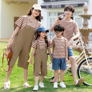 Rompers Funny Summer Family Matching Clothes Mother Baby Jumpsuit Sets Father and Daughter Outfits Dad Son Striped T-shirt Denim Shorts L410