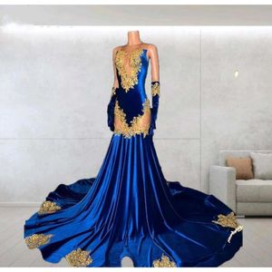 Blue Lace Royal Applique Sheath Prom Dresses Sheer Neck aftonklänningar med handskar Black Girls Mermaid Formal Party Dress Robes De Soiree BC