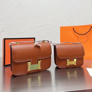 Designer läder handväska crossbody väska lyxhandväska läder axelväska högkvalitativ fashionabla axelväska 692
