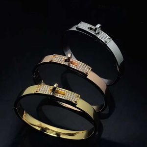 HMERS BRACELTER Classic HMERS Designer Judely Family Letter Half Diamond Bracelelet Temperamento v Gold espessado Casal 18k Rose