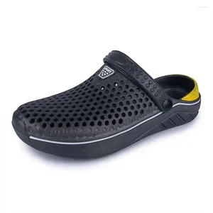 Sandaler Dark Blue House Men's Slippers inomhus söta herrar Skor Sneakers Luxury Sport Super erbjuder toppkändis