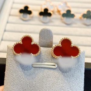 Orecchini a trifoglio a quattro foglie, in acciaio in titanio placcato con oro 18K, borchie di design, regalo per la festa della mamma per la festa della mamma