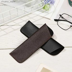 Solglasögon Fall Nytt mjukt läderläsningsglasögon Väska Vattentäta solida solglasögon Pouch Simple Eyewear Storage Påsar Eglasetillbehör Y240416