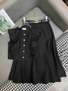 مصمم ثياب من قطعتين فاخرة 2024 جديدة للنساء الفطائر النسائية الجديدة بلا أكمام من النوعية ذات الصدارة من نوعها ليدة LOND LING مع ملابس الحزام YHWU