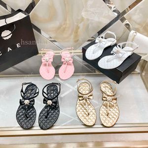 Sommar ny flip flop sandaler eleganta lyxiga tofflor stil platt bottomed casual skor hög sense tyg strassar avancerade sandaler utgående resefest sandaler