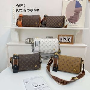 2024 LVSE LOUISEVIUTIONBAN DESIGNER 가방 Louies Vuttion 엠보싱 여성 가방 New Broadband Crossbody Bag 고급 소프트 가죽 숄더백