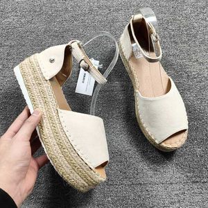 Sandaler sammetskor Mid High Heel Sandaler Womens Open Sole Womens Beige Large Size Cogs Wedge-formade Muffins Shose Spänne Suede Leather J240416