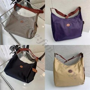 Designer nylon pod pachami torba crossbody crossbody hobo luksusowe torebki to samo zrelaksowane 2024 TOTE Style dojeżdżające do pracy torebka portfela 6WWR 6WWR