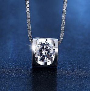 Sälj Geometric 925 Sterling Silver Squre Figur Pendant Halsband med klar kristallrecis inuti för Female3828777