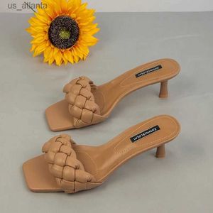 Pantofole 2024 Nuovo sandali del tallone Donna Design Fashion Design Solido Teli sottili Donne Slips Scarpe Dimensioni Summer Pompe Ladies H240416 EH61