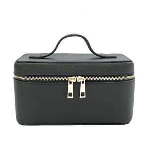 Senhoras Saffiano Split Leather Travel Bolsa de higiene pessoal portátil Organizador de maquiagem portátil Cosmética dopp para mulheres 240416