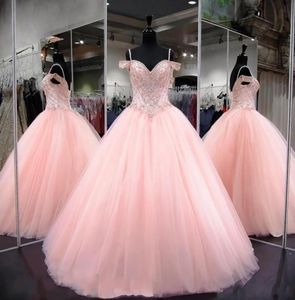 2020 Baby rosa Ballkleid Quinceanera Kleider von Schulterspitze Perlen Puffy Korsett Rücken Plus Größe Süß 16 bodenlange Abend PR1021615