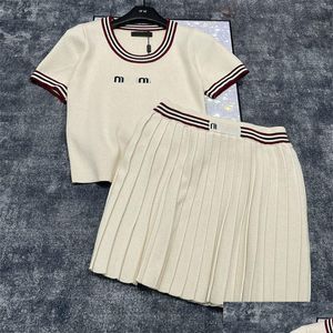 Two Piece Dress Knitted Women Jumpers Tops Skirts Set Luxury Designer Letters Contrast Color Tees Pleated Skirt Outfit Elegant Casual Otx4T